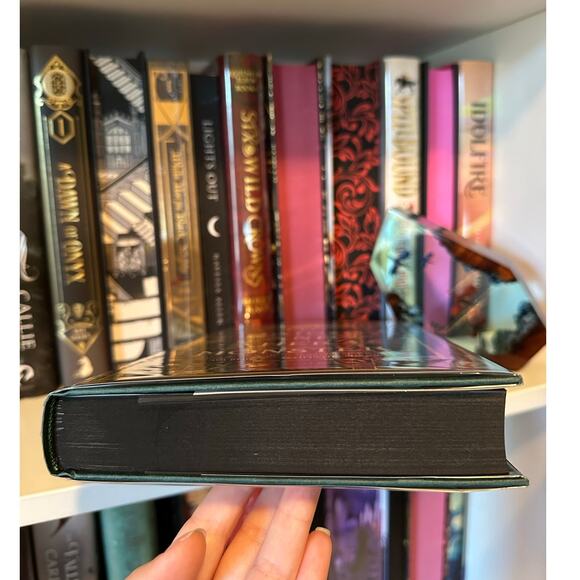 Goldsboro Signed The Maiden And Her Monster By Maddie Martinez - Picture 4 of 7